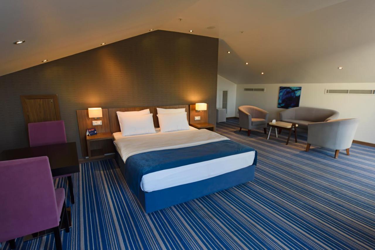 Holiday Inn Express Istanbul-Altunizade By Ihg Ngoại thất bức ảnh