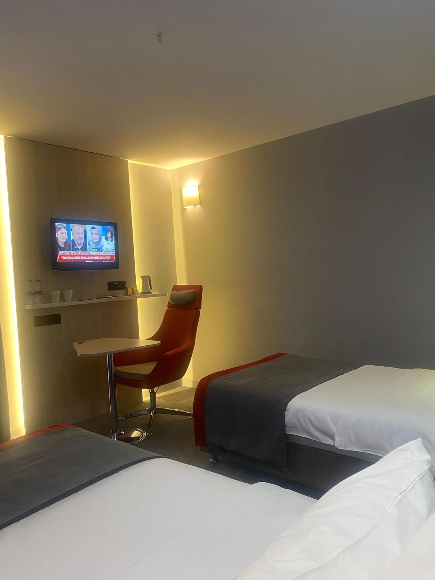 Holiday Inn Express Istanbul-Altunizade By Ihg Ngoại thất bức ảnh
