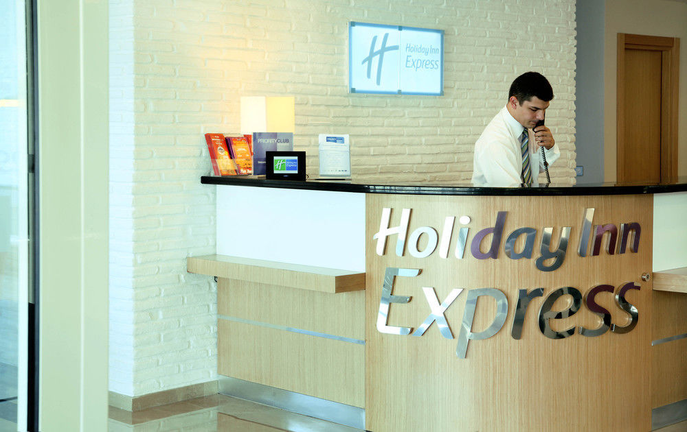 Holiday Inn Express Istanbul-Altunizade By Ihg Ngoại thất bức ảnh
