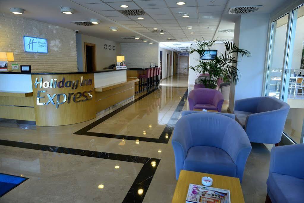 Holiday Inn Express Istanbul-Altunizade By Ihg Ngoại thất bức ảnh