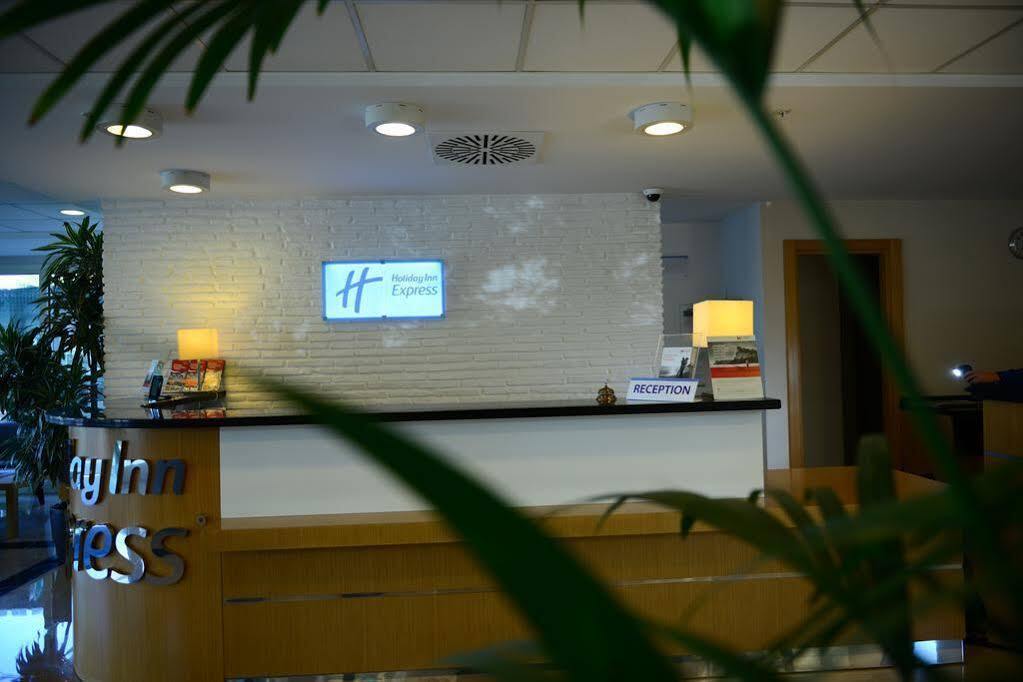 Holiday Inn Express Istanbul-Altunizade By Ihg Ngoại thất bức ảnh